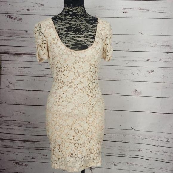 Pins and Needles Creme Lace Size Medium Dress - Picture 2 of 7